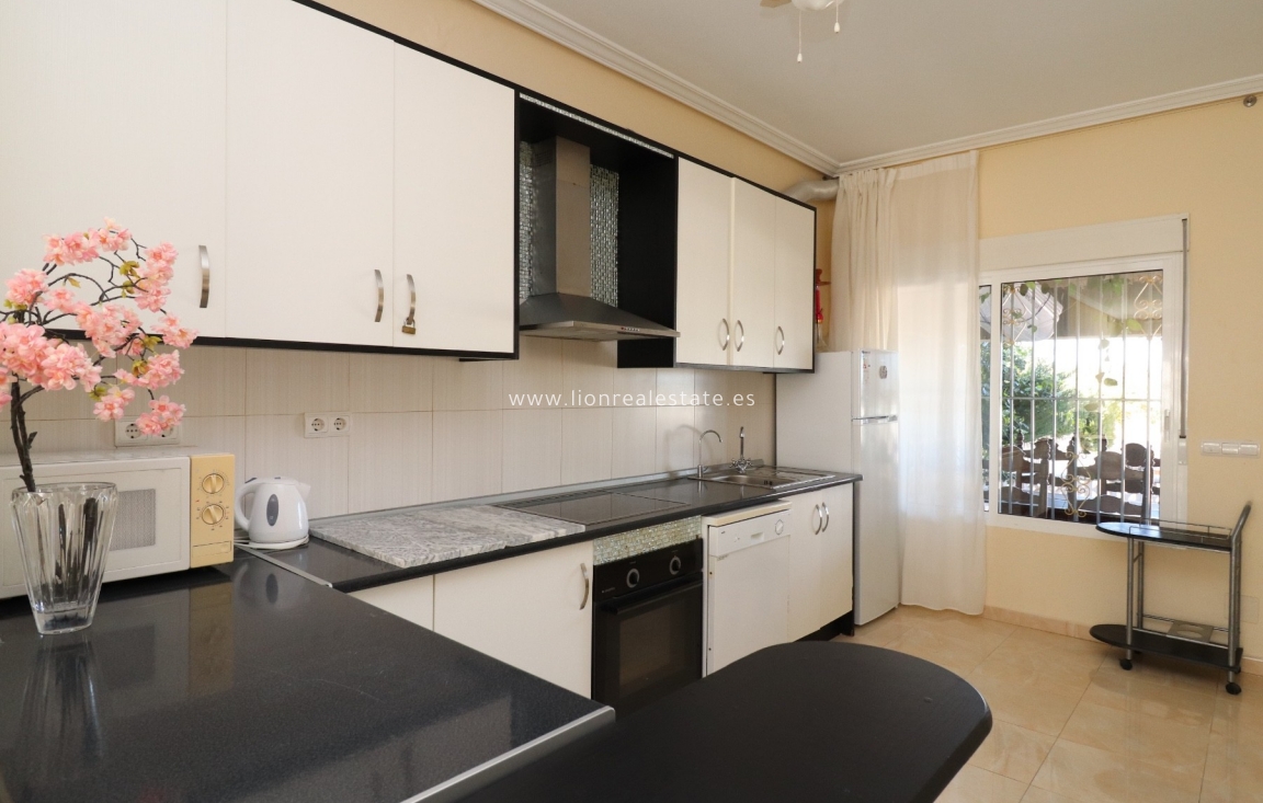 Долгосрочная аренда - Town House - Torrevieja - Punta Prima