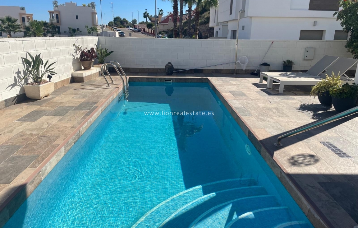 Долгосрочная аренда - Villa - Orihuela Costa - Villamartín