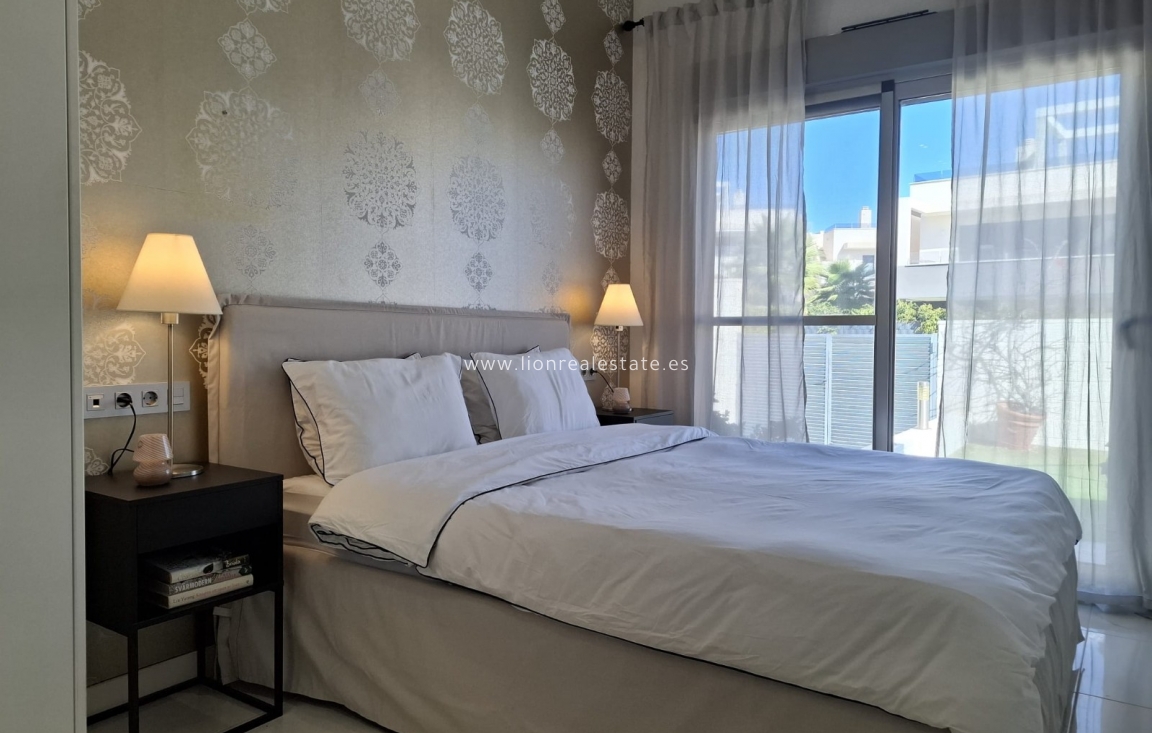 Долгосрочная аренда - Villa - Orihuela Costa - Villamartín