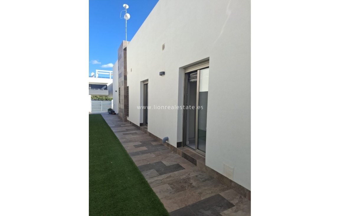 Долгосрочная аренда - Villa - Orihuela Costa - Villamartín