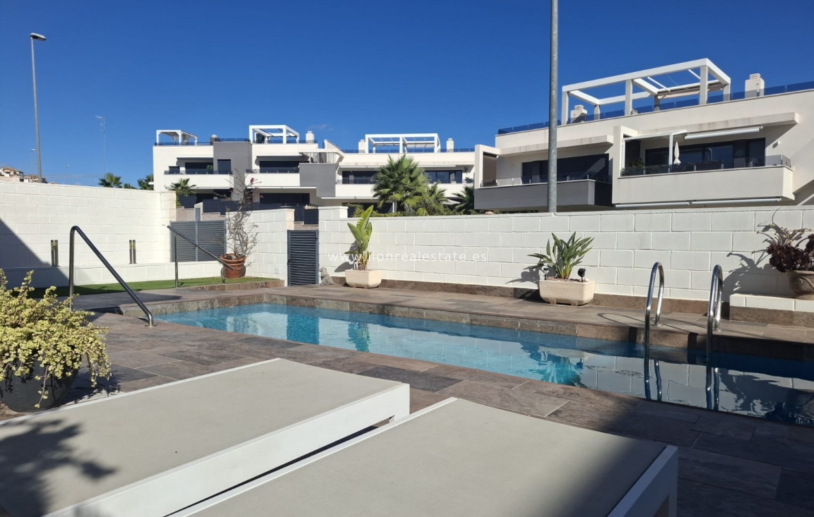 Долгосрочная аренда - Villa - Orihuela Costa - Villamartín