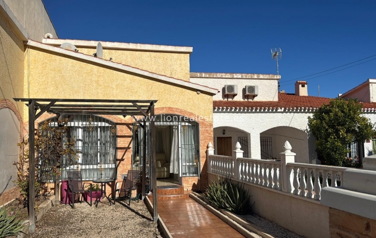 house - Odsprzedaż - Torrevieja - Punta Prima