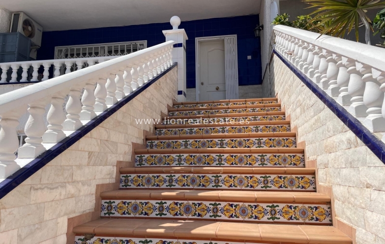 house - Перепродажа - Torrevieja - Punta Prima