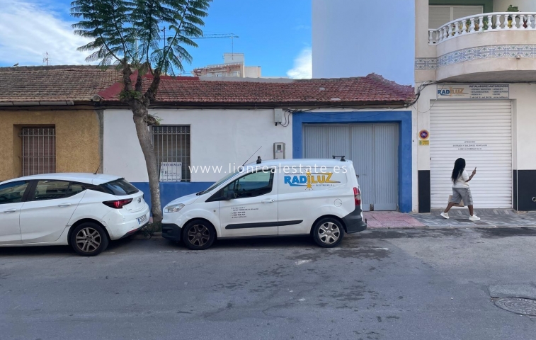 house - Resale - Torrevieja - Centro