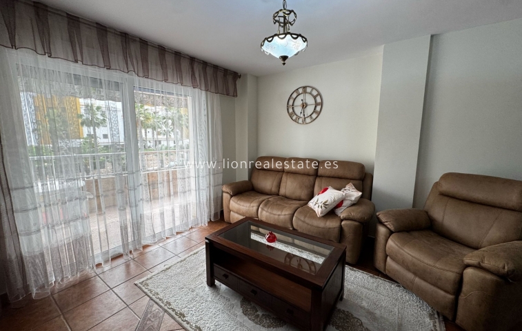 Квартира / квартира - Краткосрочная аренда - Punta Prima - LR-3004