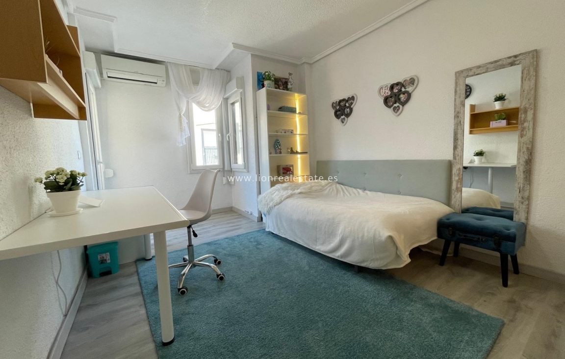 Long Term Rental - Apartment / flat - Guardamar del Segura - Pueblo