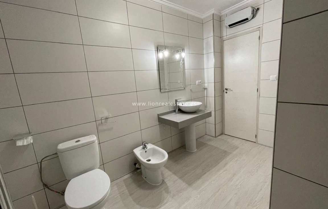 Long Term Rental - Apartment / flat - Guardamar del Segura - Pueblo