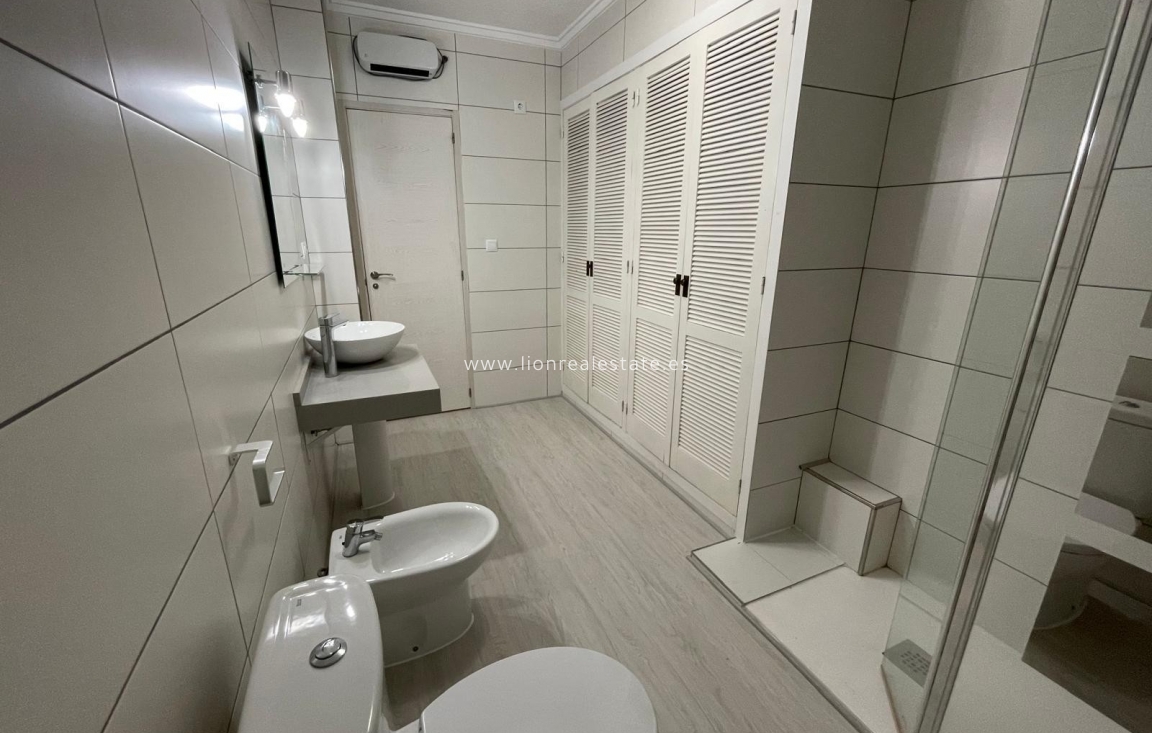 Long Term Rental - Apartment / flat - Guardamar del Segura - Pueblo