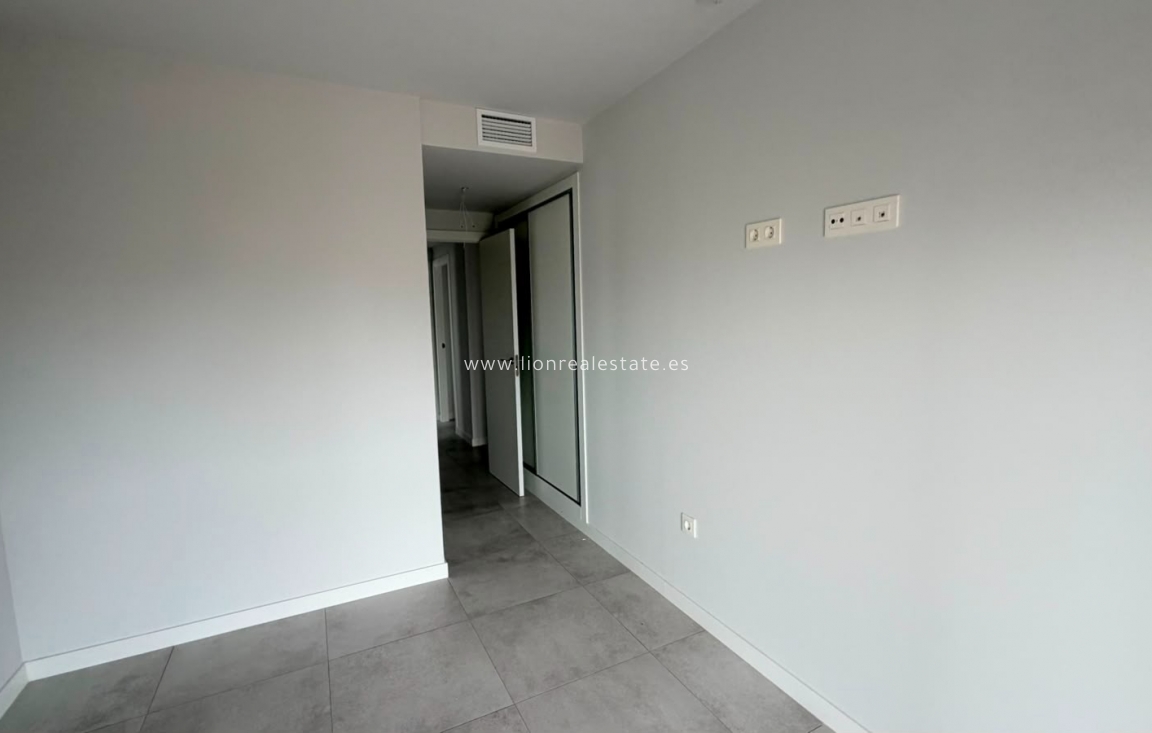 Long Term Rental - Apartment / flat - Mil Palmeras