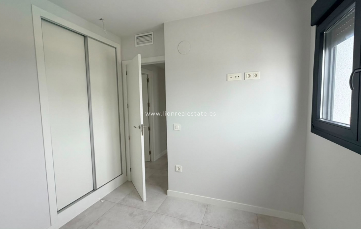 Long Term Rental - Apartment / flat - Mil Palmeras