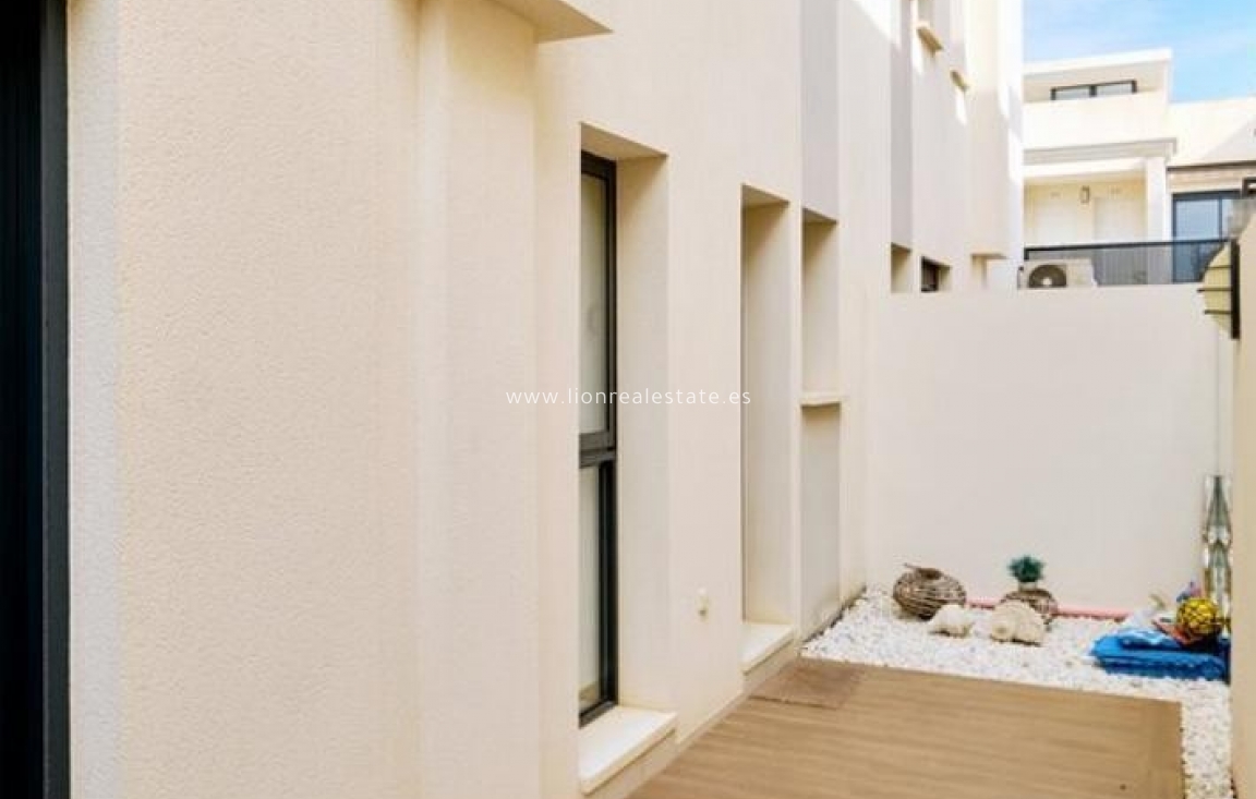 Long Term Rental - Apartment / flat - Orihuela Costa - La Zenia