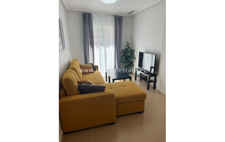 Long Term Rental - Apartment / flat - Torrevieja - Centro