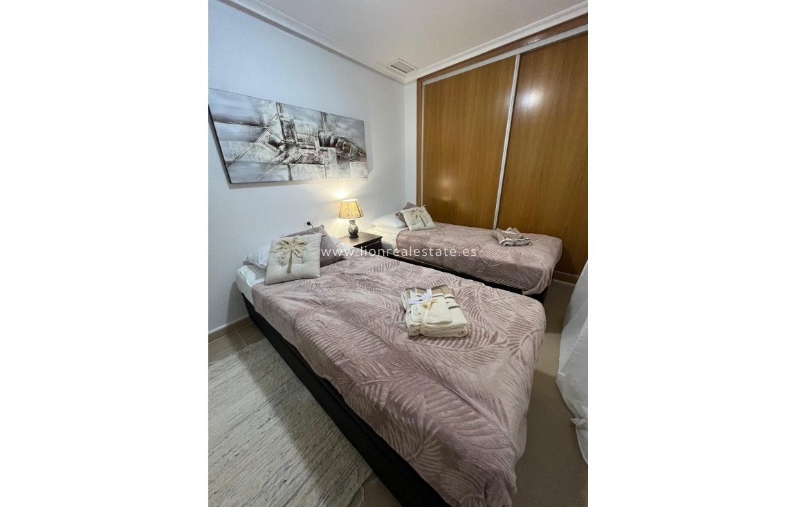 Long Term Rental - Apartment / flat - Torrevieja - Centro