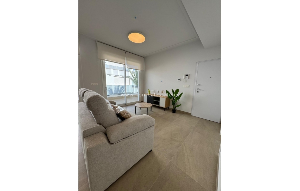 Long Term Rental - Apartment / flat - Torrevieja - Los Locos