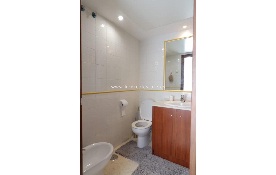 Long Term Rental - Apartment / flat - Torrevieja - Punta Prima