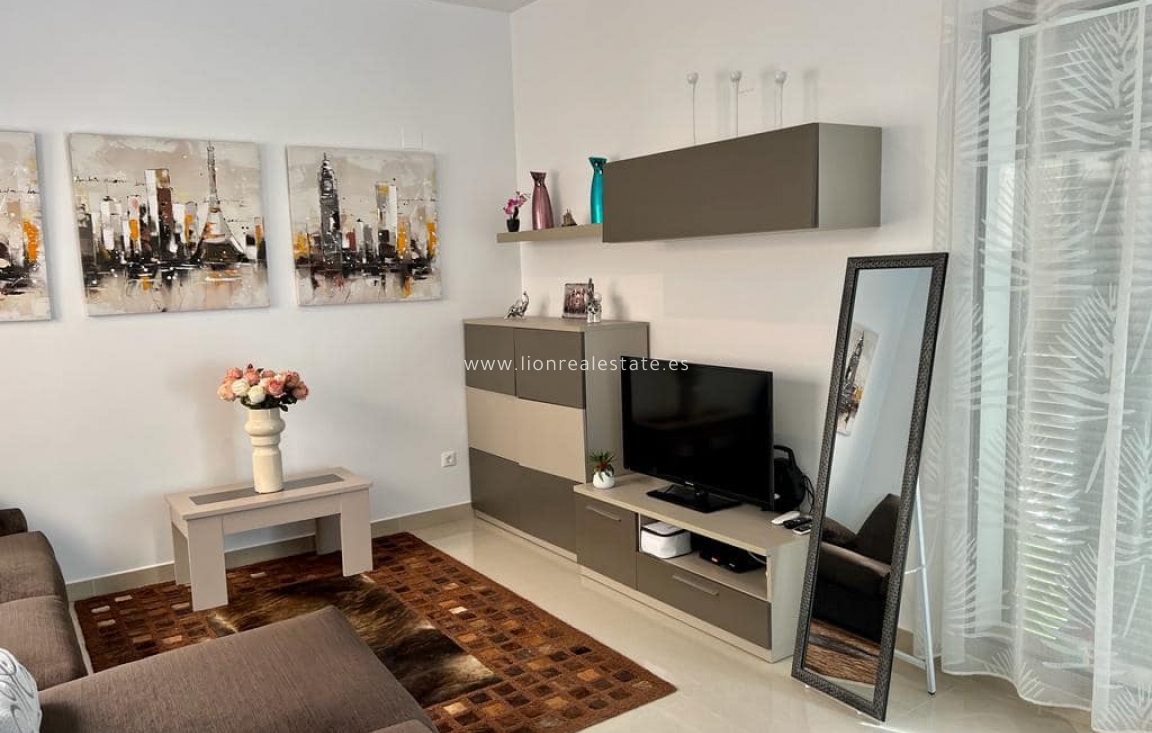 Long Term Rental - Bungalow - Punta Prima