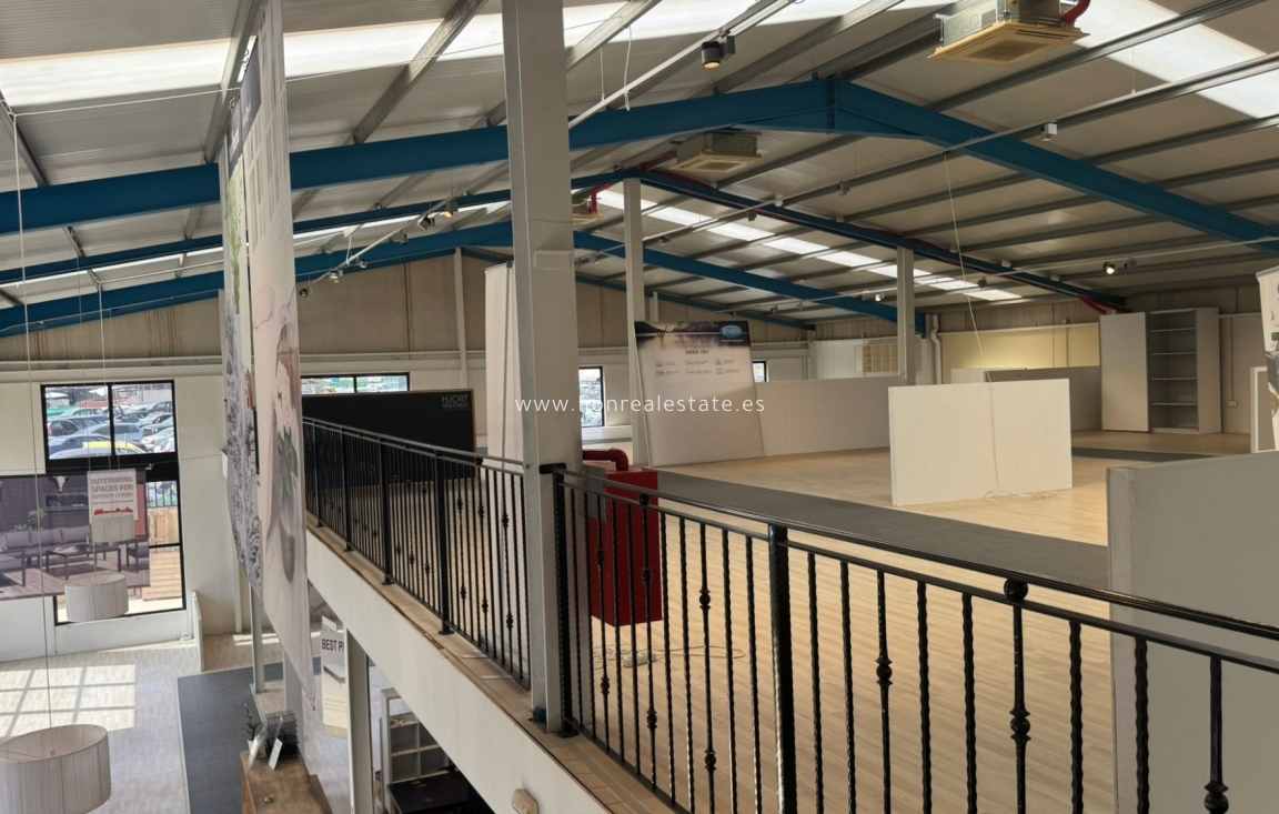 Long Term Rental - Industrial building - Torrevieja