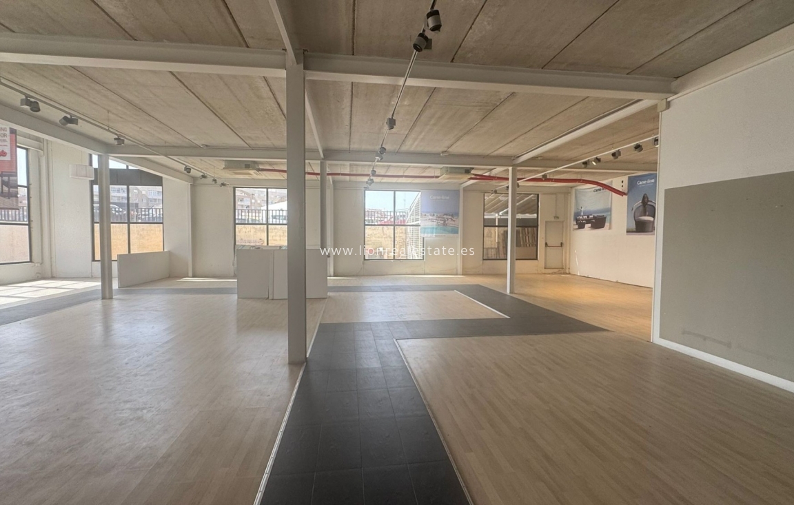 Long Term Rental - Industrial building - Torrevieja