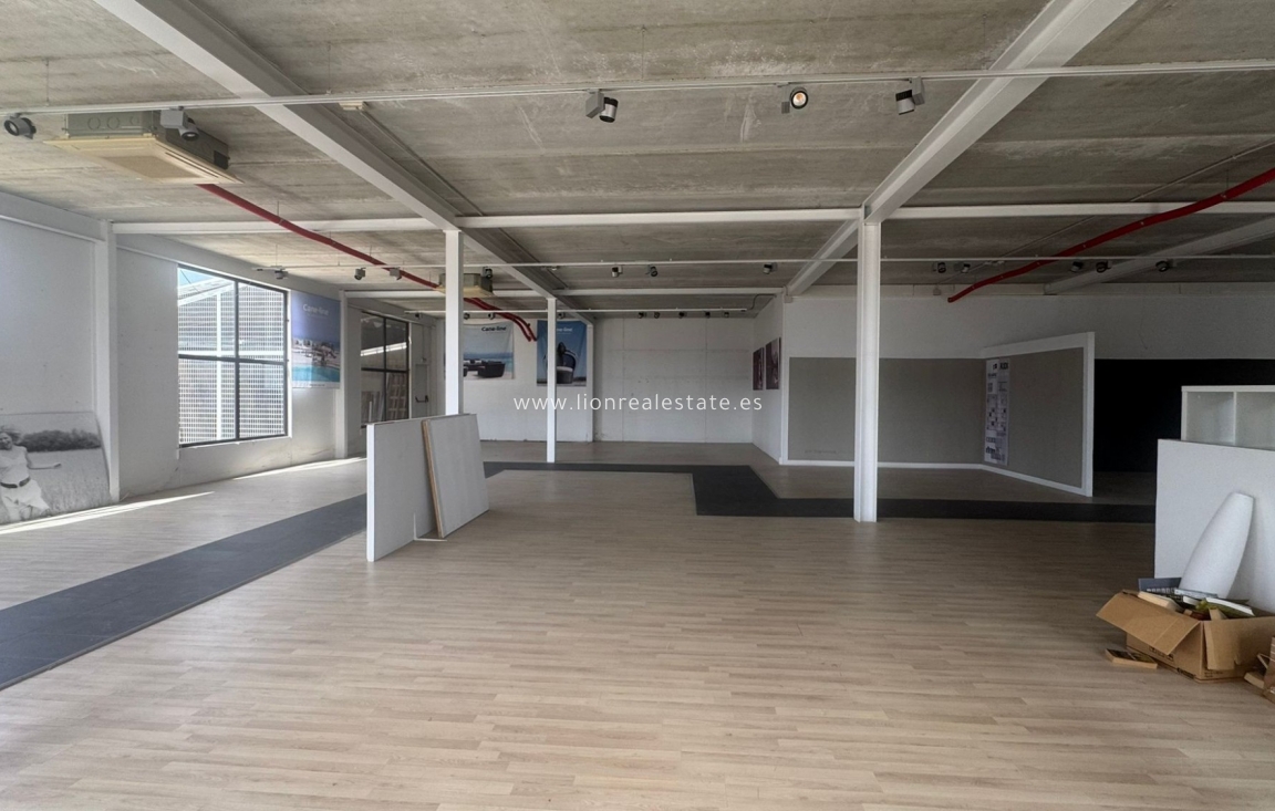 Long Term Rental - Industrial building - Torrevieja