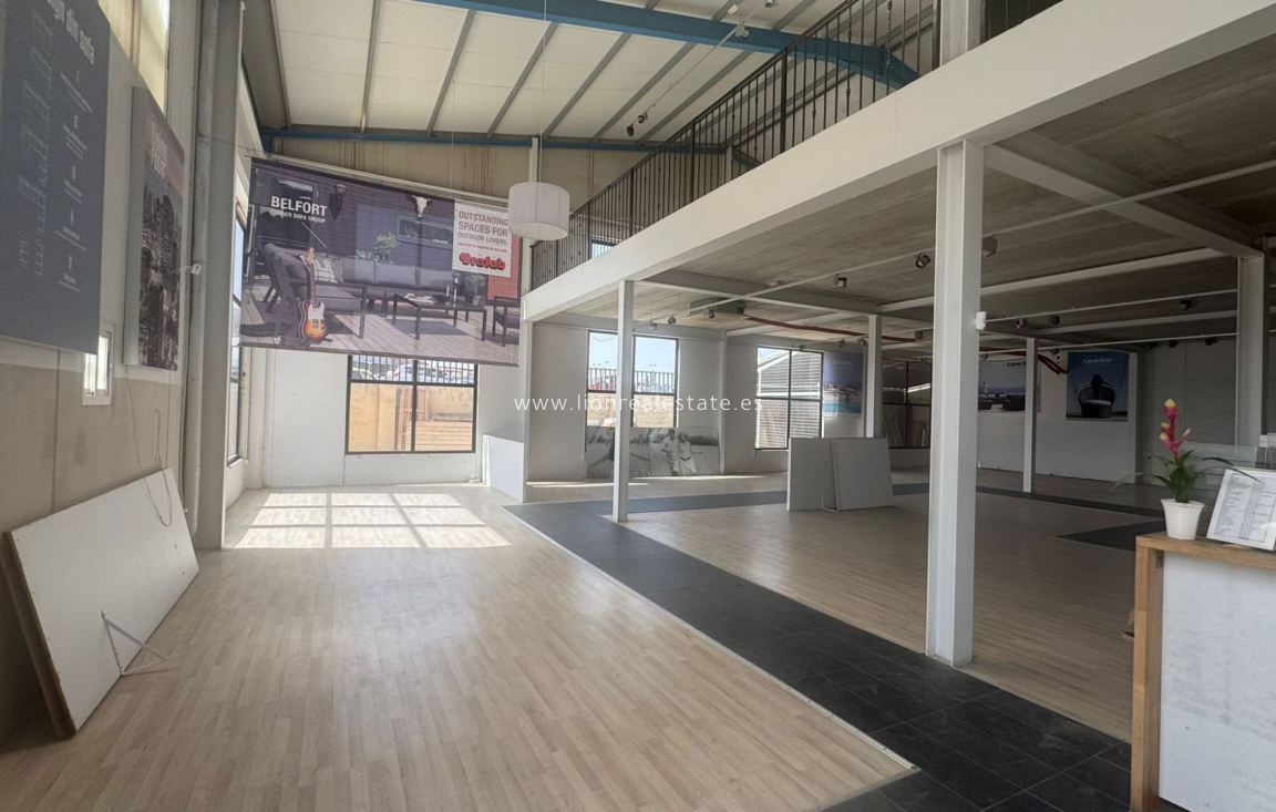 Long Term Rental - Industrial building - Torrevieja