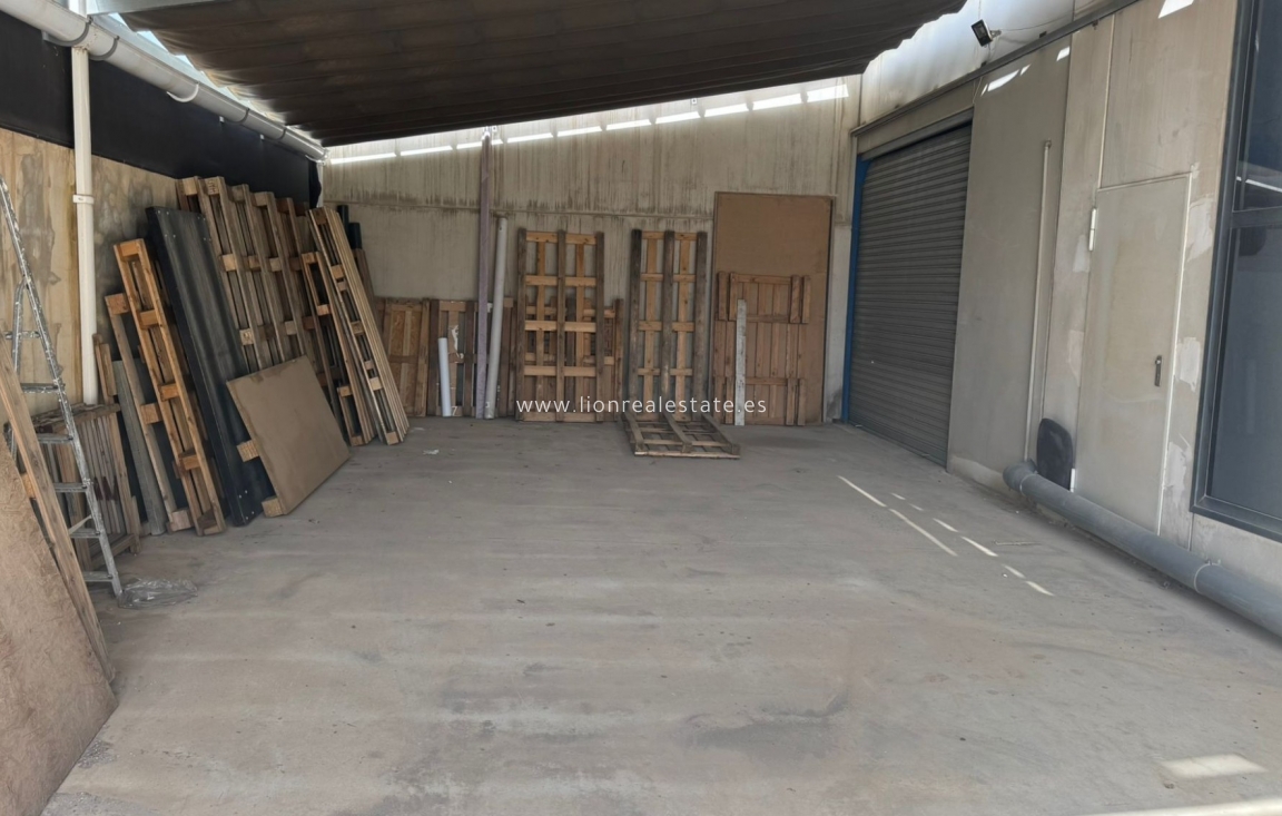 Long Term Rental - Industrial building - Torrevieja