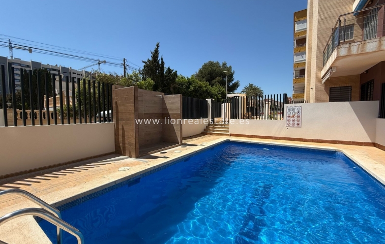 Mieszkanie w bloku - Odsprzedaż - Torrevieja - Punta Prima