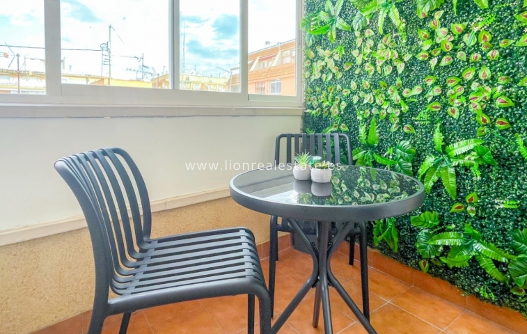 Mieszkanie w bloku - Odsprzedaż - Torrevieja - Torrevieja