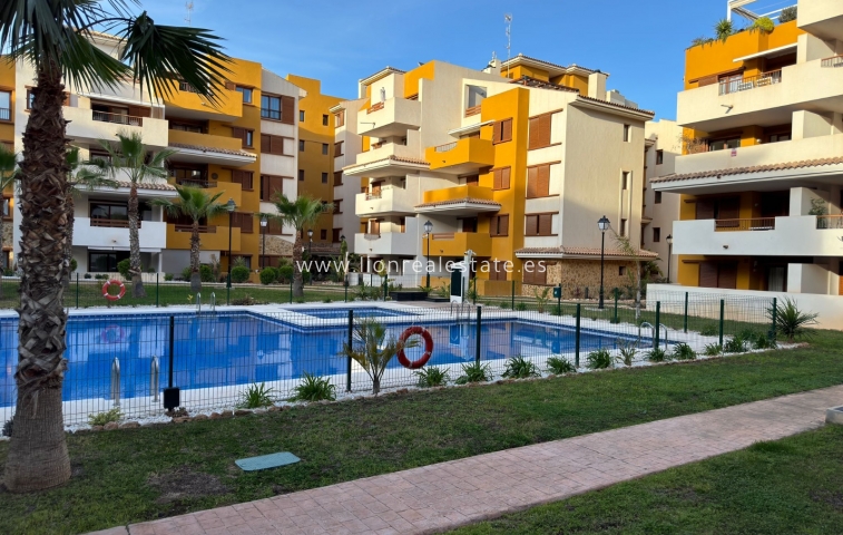 Mieszkanie w bloku - Wynajem długoterminowy - Torrevieja - Punta Prima