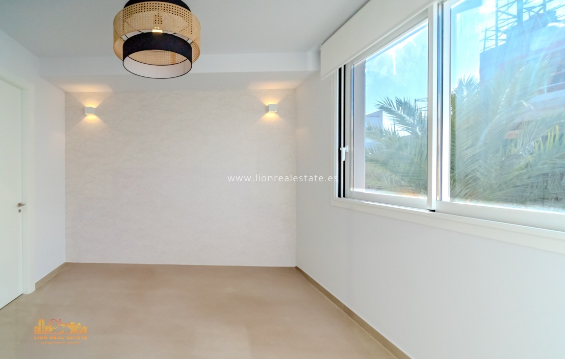 New Build - Apartment / flat - Torrevieja - Playa Los Locos