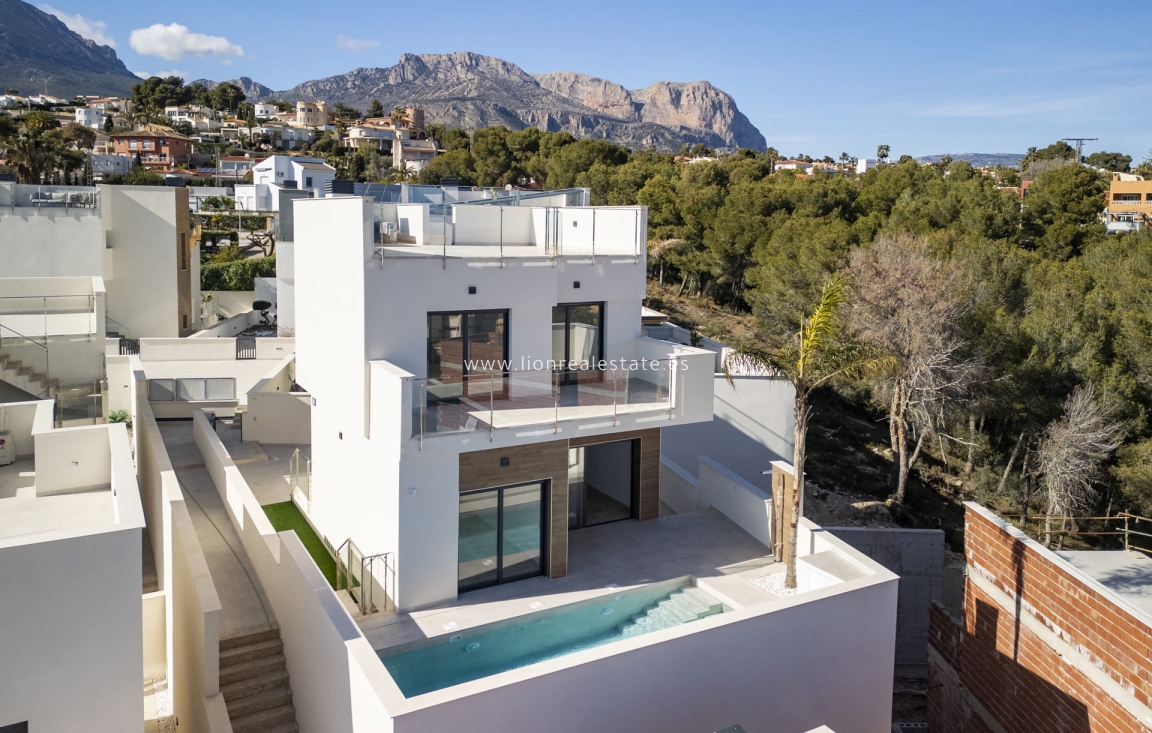 New Build - detached - Coloma