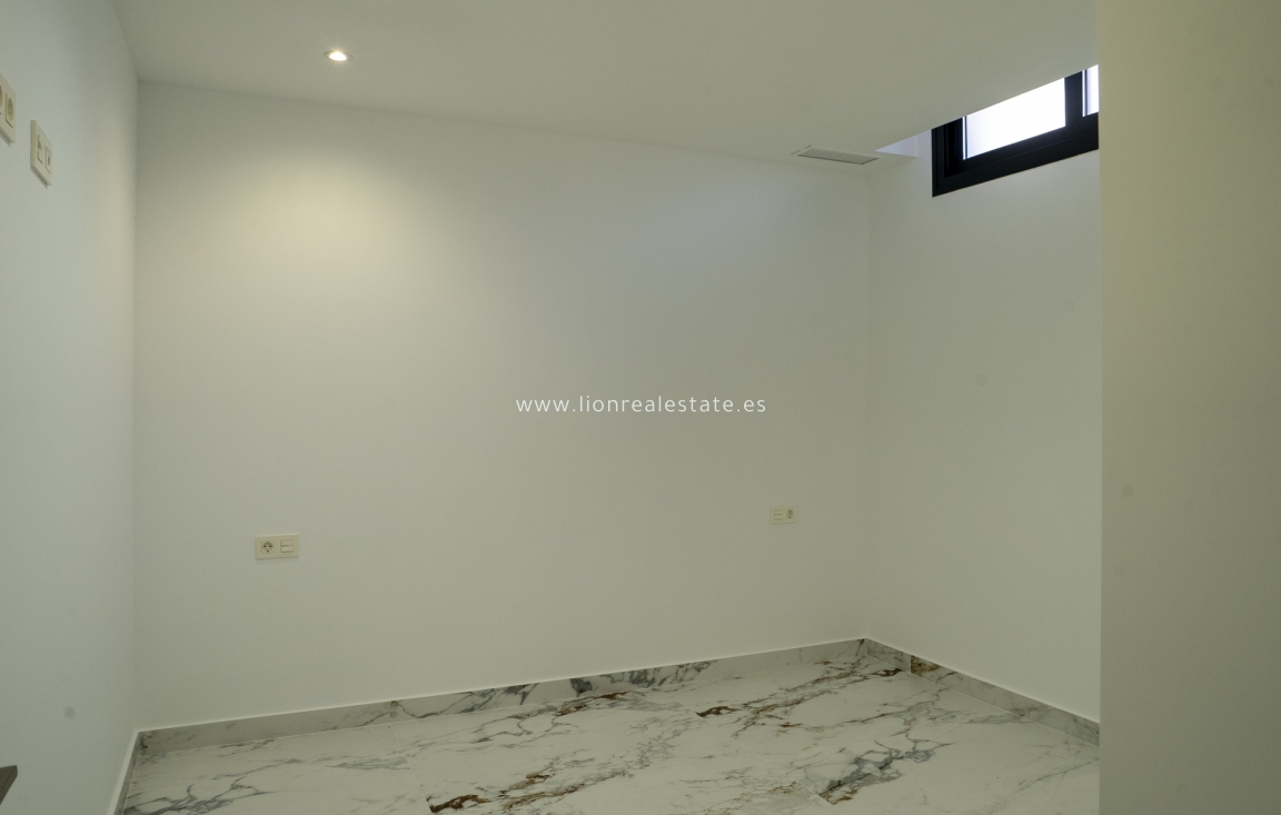 New Build - detached - Coloma