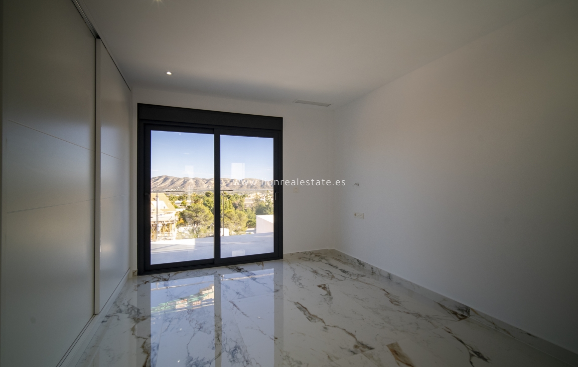 New Build - detached - Coloma