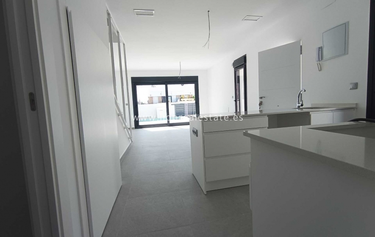 New Build - detached - Daya Nueva