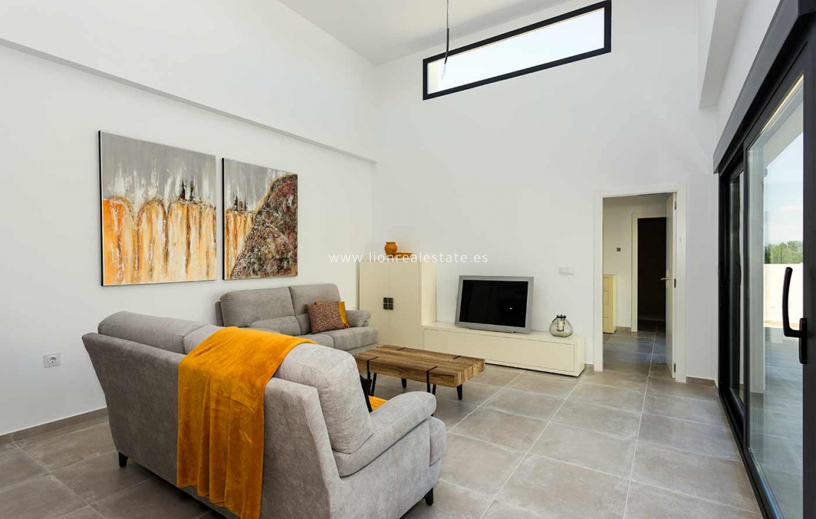 New Build - detached - Daya Nueva