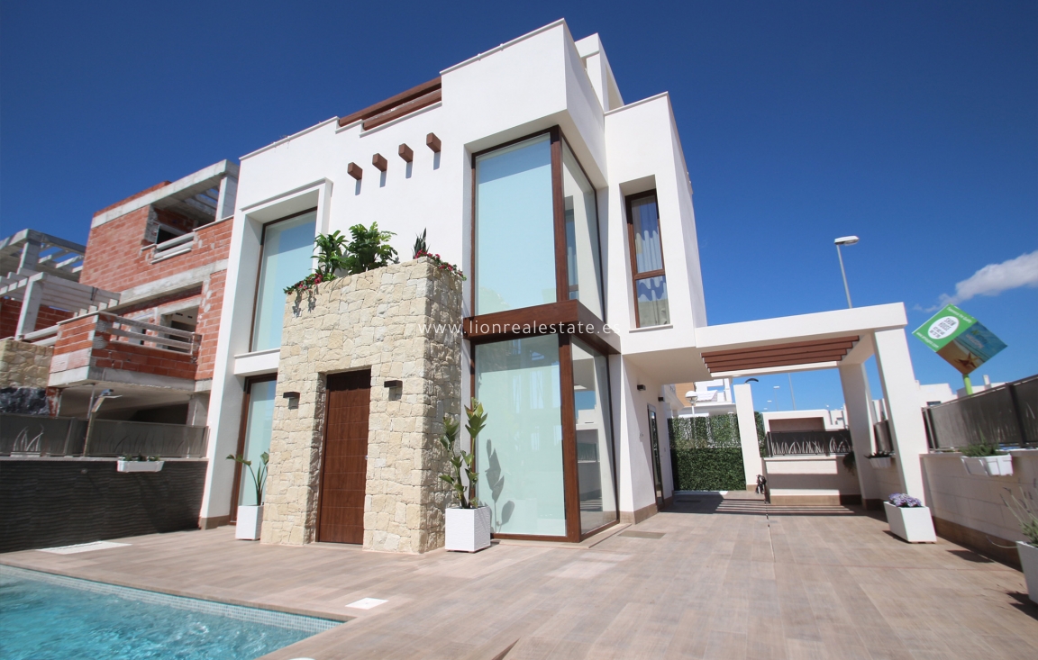 New Build - detached - Playa Paraiso