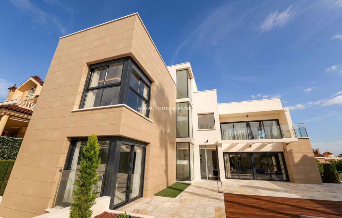 New Build - Villa - Torrevieja