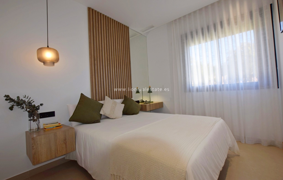 Новое здание - ground-floor - Los Guardianes