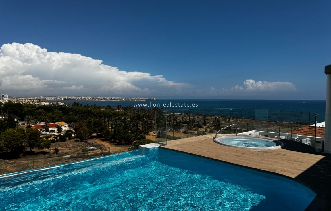 Новое здание - Квартира / квартира - Torrevieja - Punta Prima