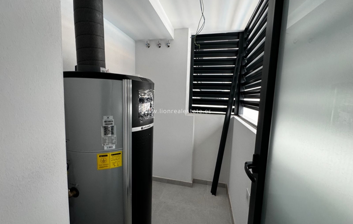 Новое здание - Квартира / квартира - Torrevieja - Punta Prima