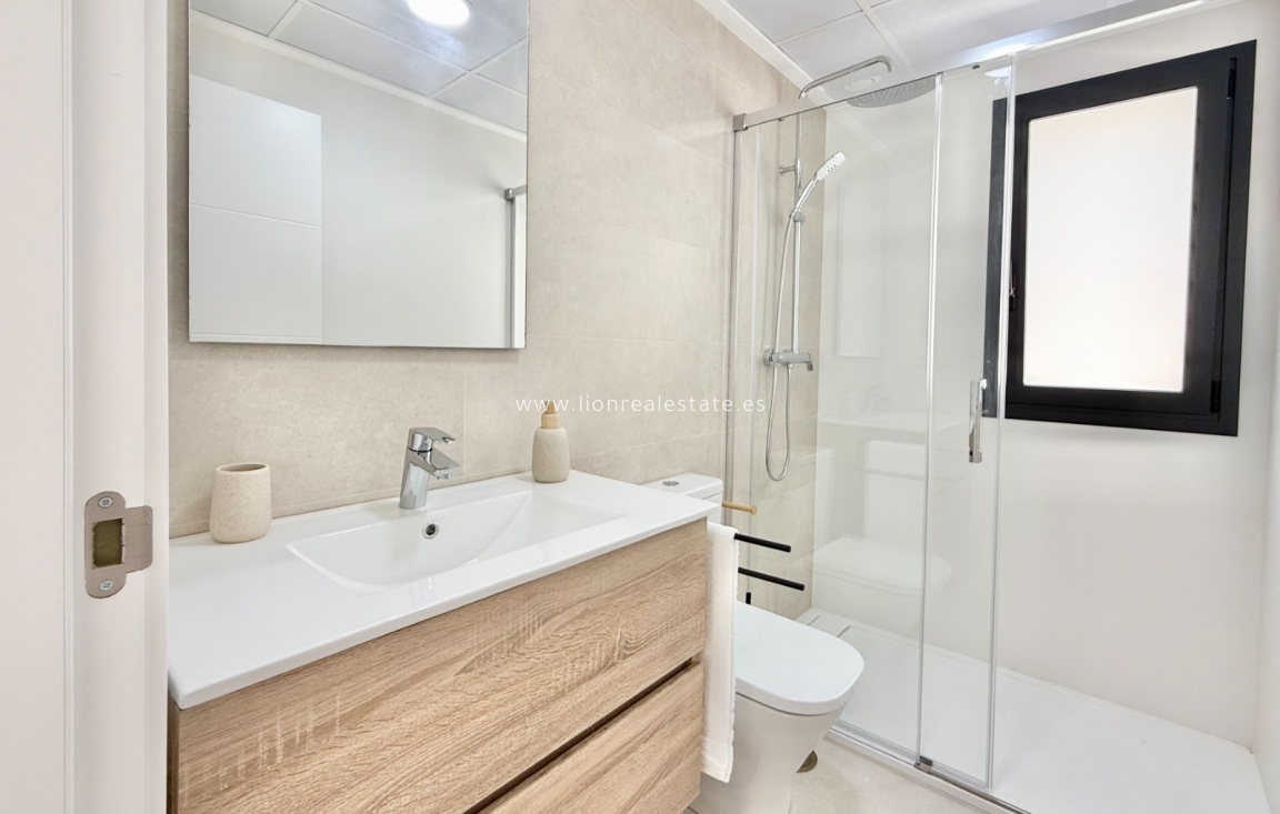 Новое здание - low-bungalow - Cox