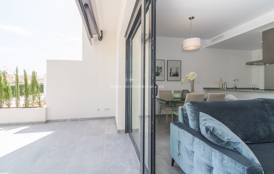 Новое здание - low-bungalow - Torrevieja