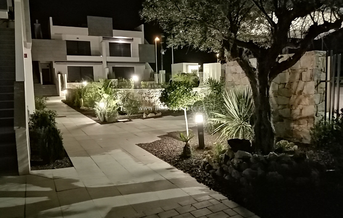 Новое здание - low-bungalow - Torrevieja