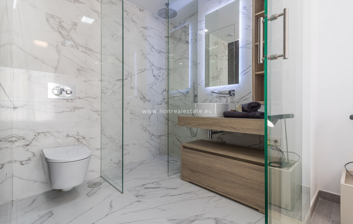 Новое здание - low-bungalow - Torrevieja