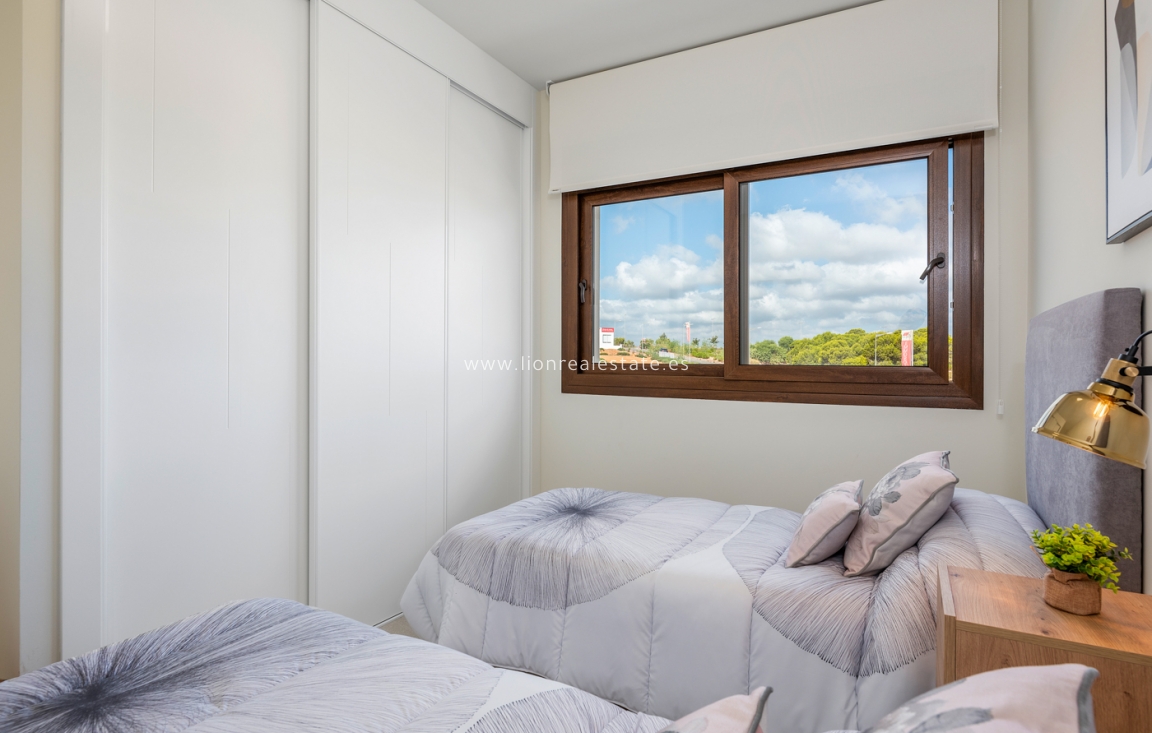 Новое здание - low-bungalow - Torrevieja