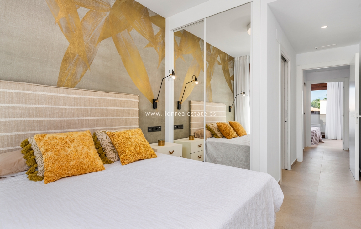 Новое здание - low-bungalow - Torrevieja