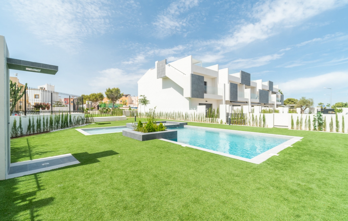 Новое здание - low-bungalow - Torrevieja