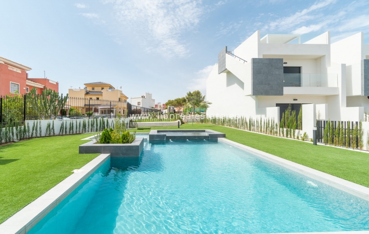 Новое здание - low-bungalow - Torrevieja