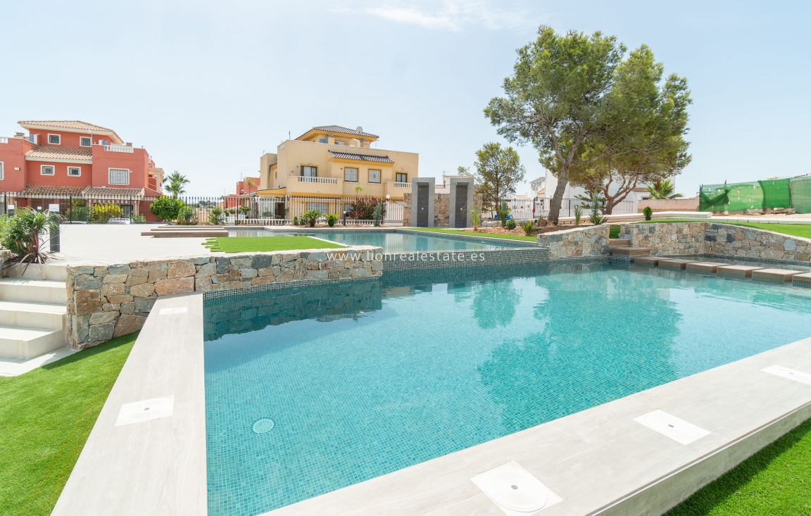 Новое здание - low-bungalow - Torrevieja