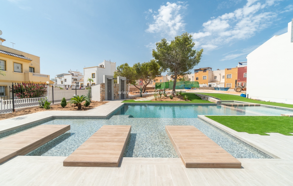Новое здание - low-bungalow - Torrevieja