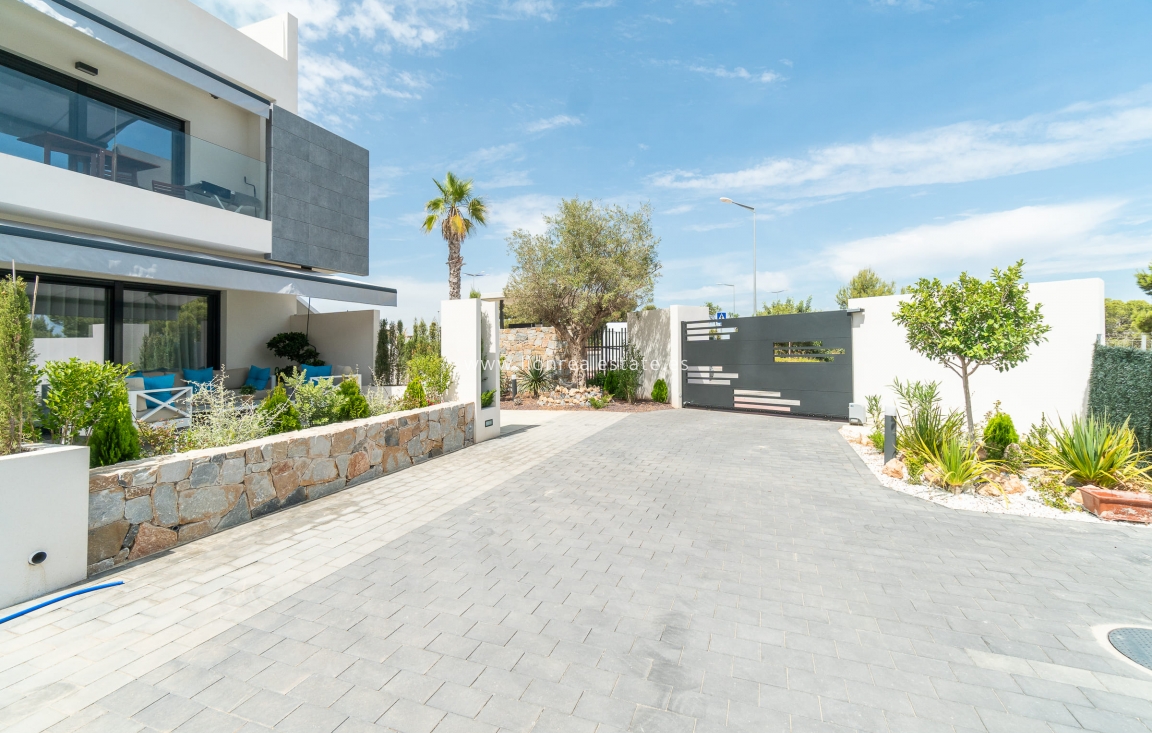 Новое здание - low-bungalow - Torrevieja